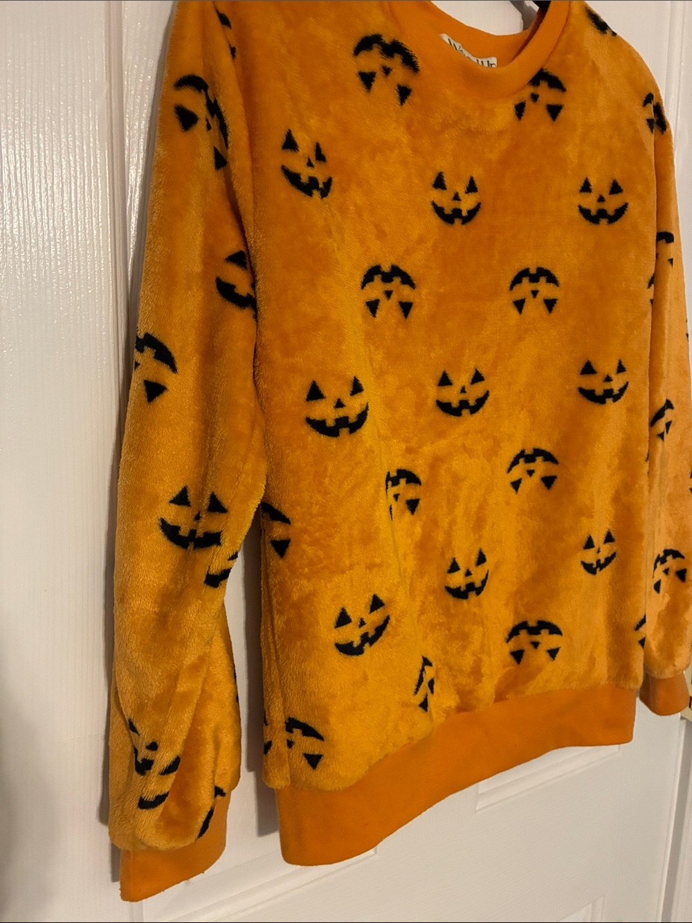 Orange Halloween Pumpkin Fleece Sweater Medium 7-9 - Picture 4 of 7